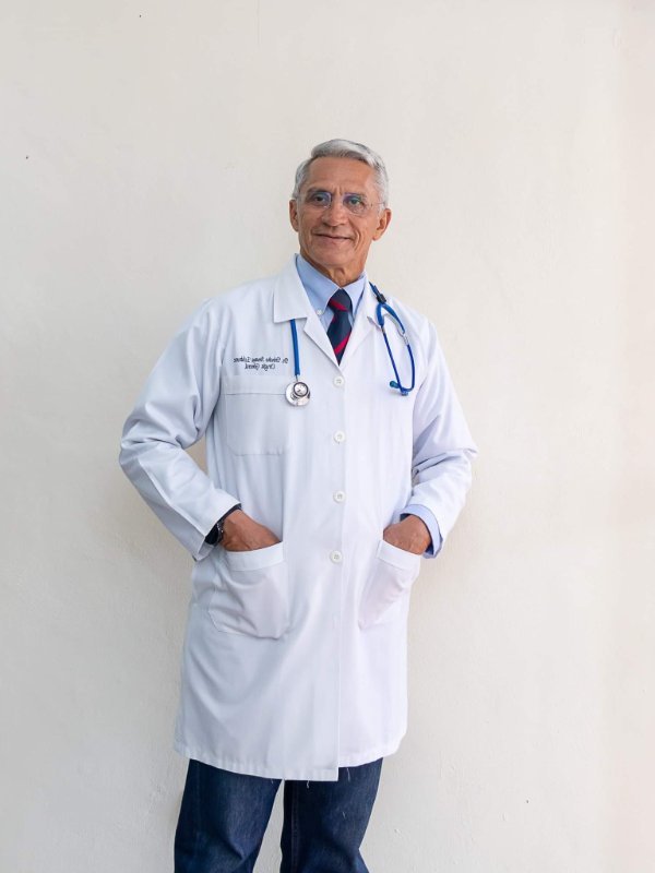 Fotografía delDr. Tránsito Amaya