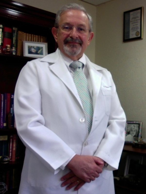 Fotografía delDr. Gilberto Marcel Lozano Dubernard