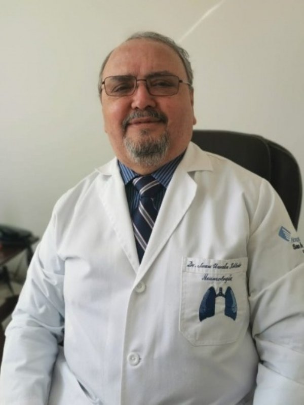 Fotografía delDr. Juan Urueta Robledo
