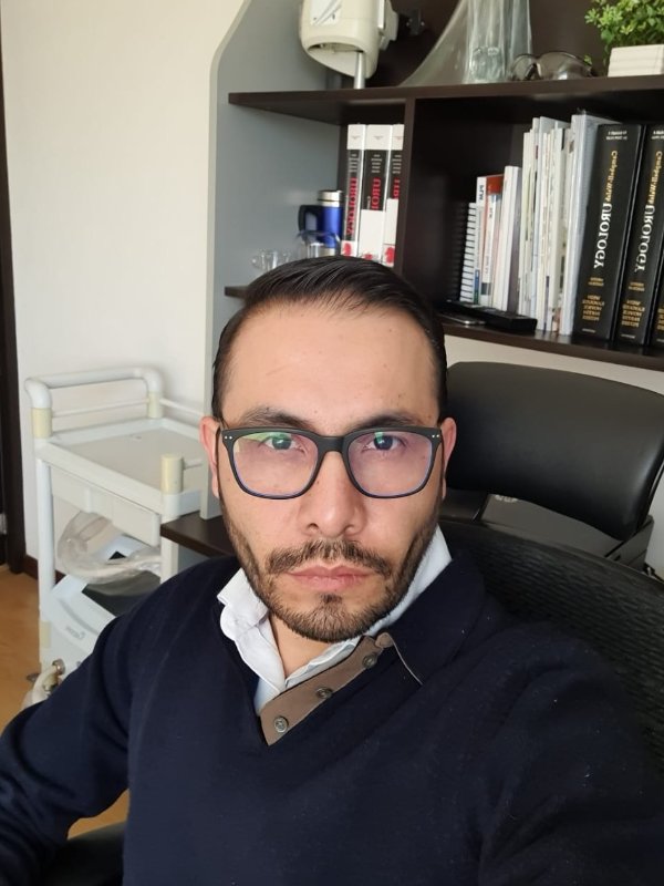 Fotografía delDr. Edgar Mayorga