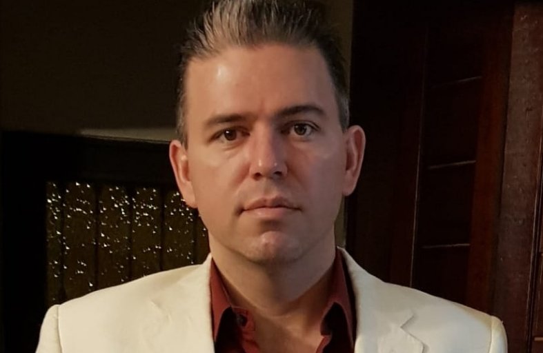 Fotografía delDr. Carlos España