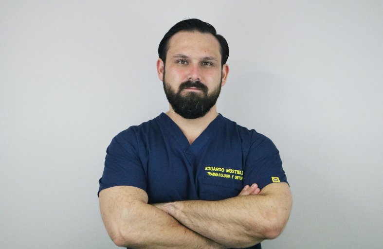 Fotografía delDr. Eduardo Mustieles Villarreal