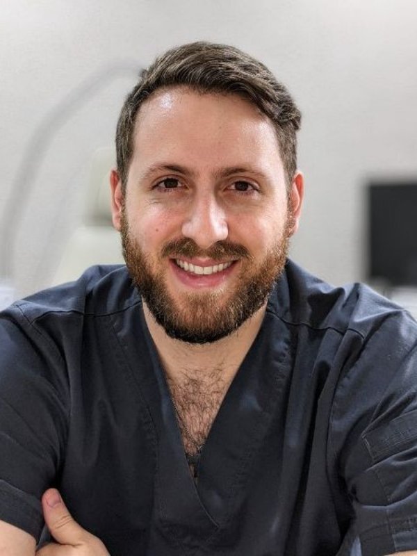 Fotografía delDr. Alberto Guakil Haber