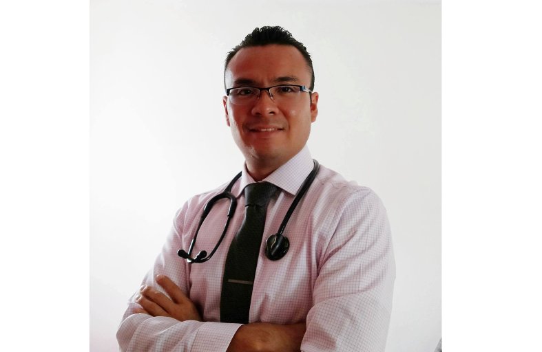 Fotografía delDr. Hugo César Montes de Oca Pineda