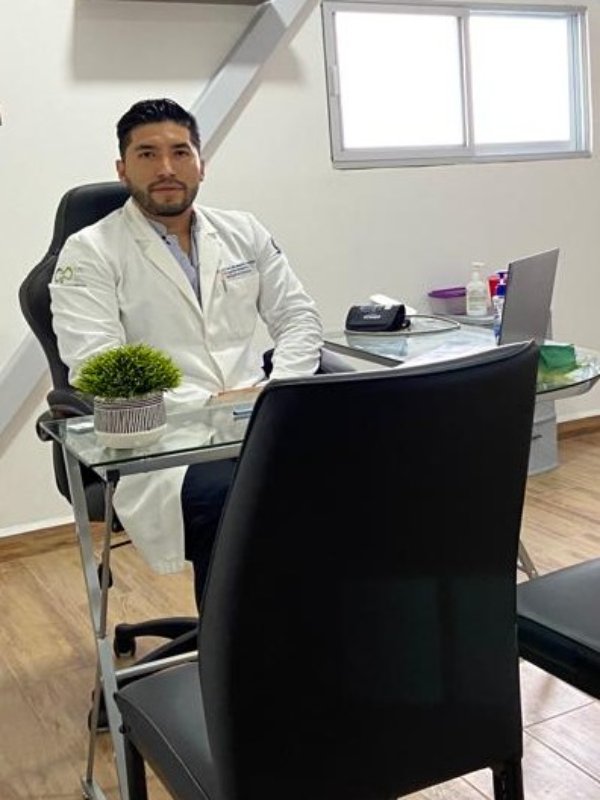 Fotografía delDr. Cristian Romero