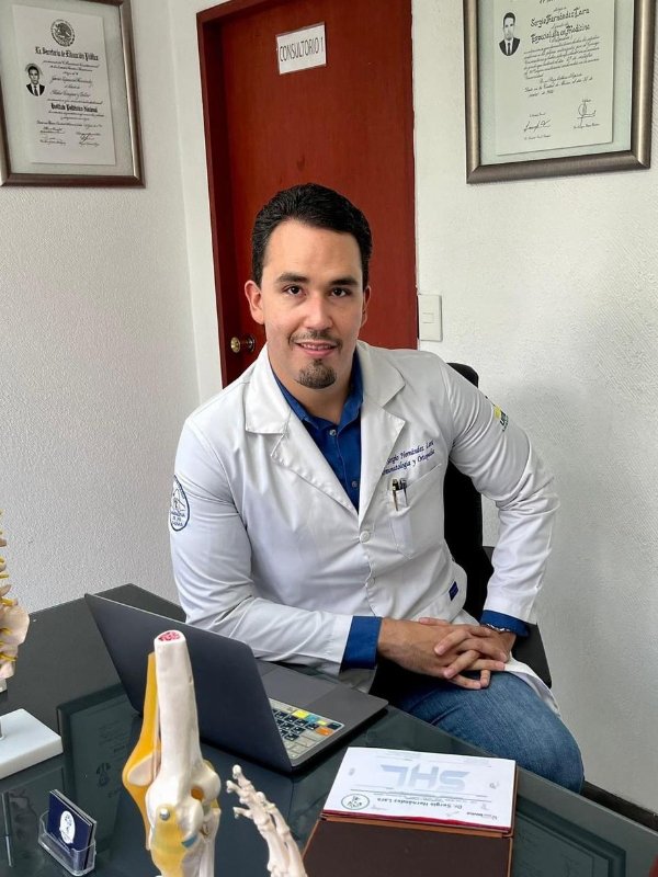 Fotografía delDr. Sergio Hernández Lara