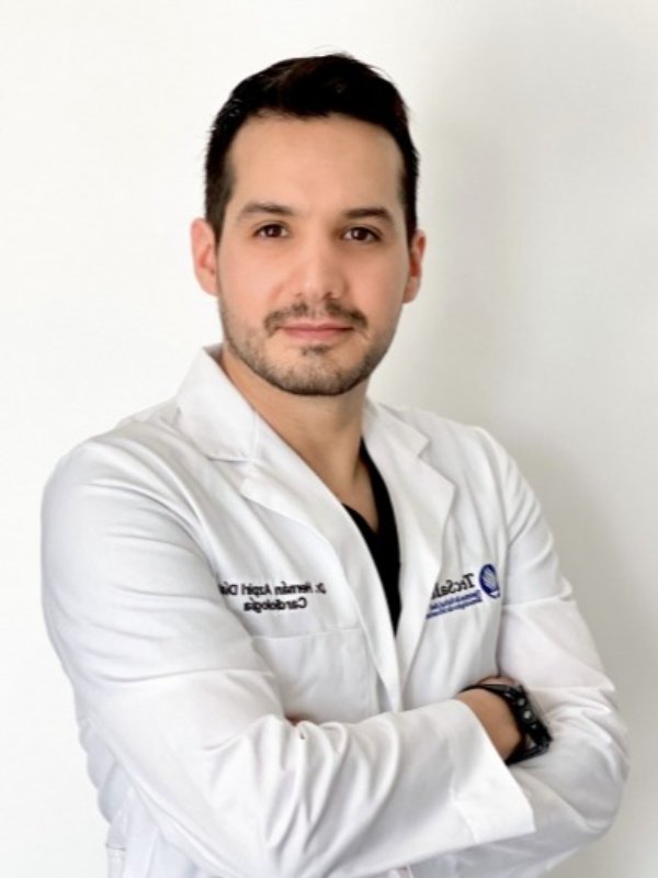 Fotografía delDr. Hernán Azpiri Díaz