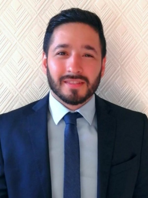 Fotografía delDr. Felipe Garza