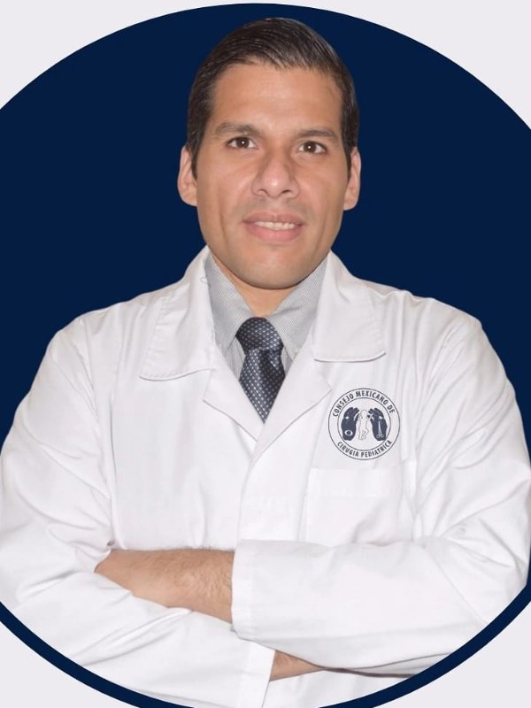 Fotografía delDr. Roberto Yanqui