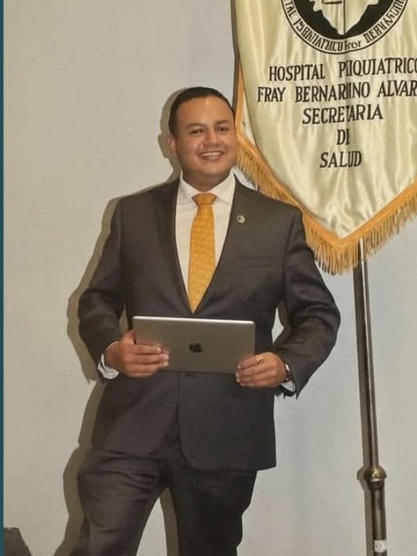 Fotografía delDr. Juan Luis Bazet Hernández