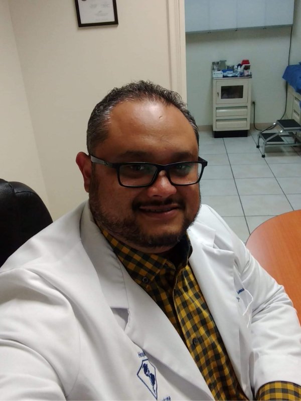 Fotografía delDr. Víctor Ramos