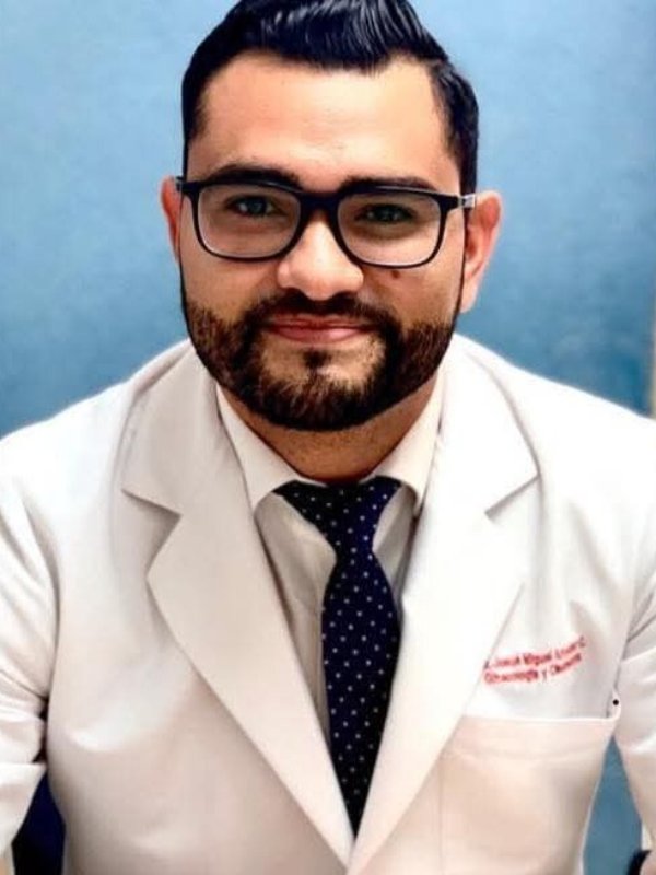 Fotografía delDr. Josué Amador