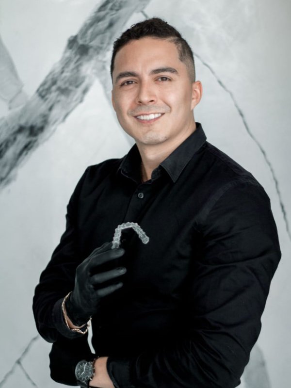 Fotografía delDr. César Alvidrez