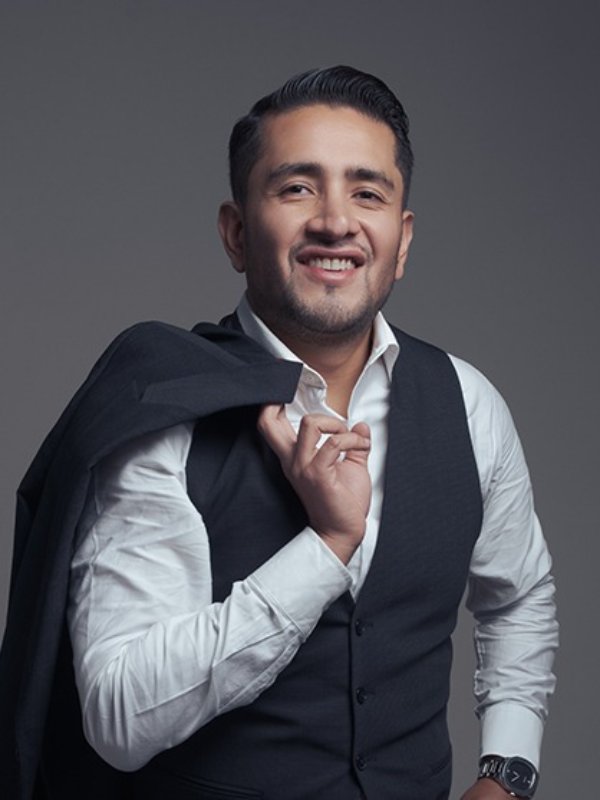 Fotografía delDr. Julio Orlando Rodríguez Bautista