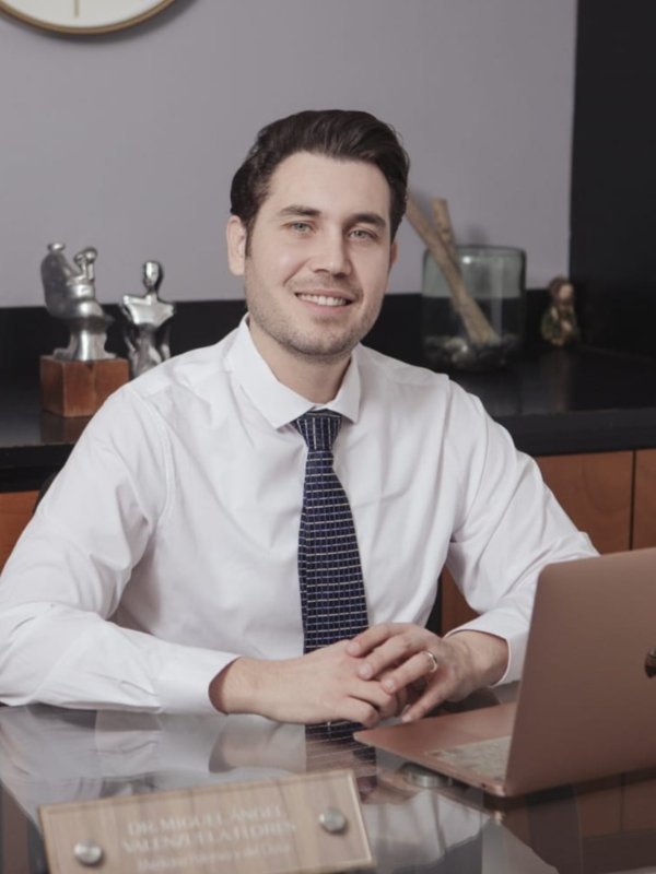 Fotografía delDr. Miguel Ángel Valenzuela