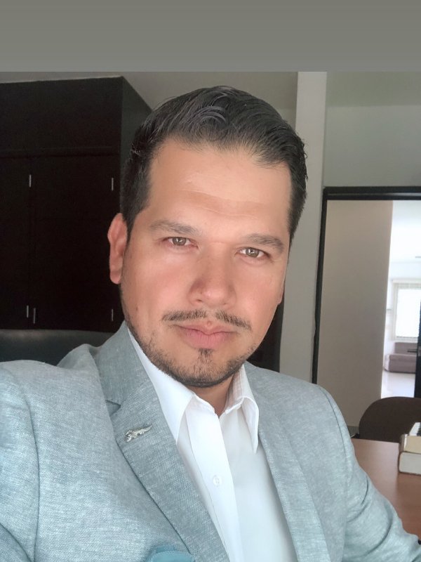 Fotografía delDr. Arturo Flores