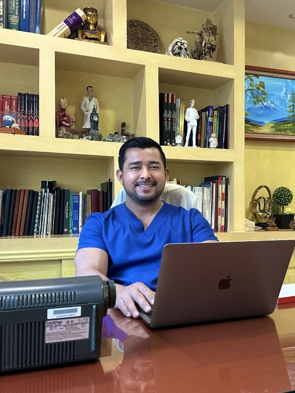 Fotografía delDr. Cristobal Duarte Regalado