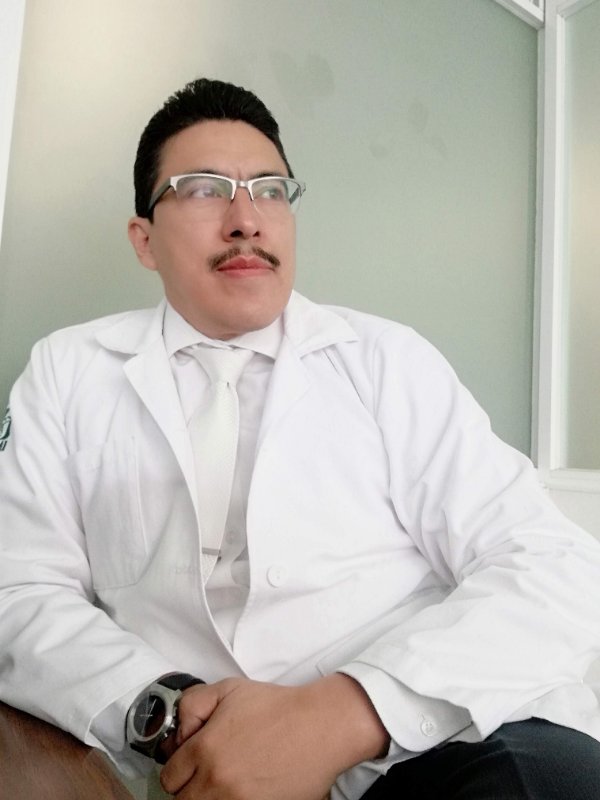 Fotografía delDr. Ricardo Moya