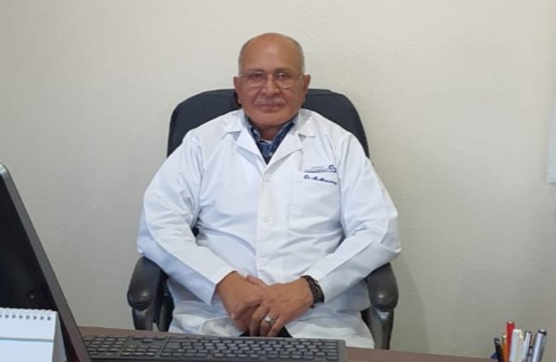 Fotografía delDr. Mario Almendarez