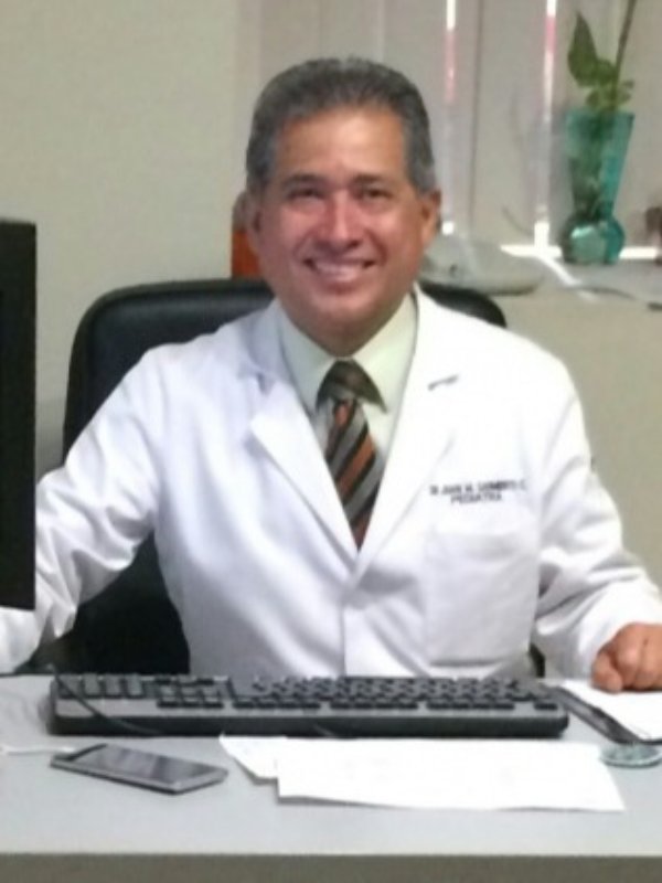 Fotografía delDr. Manuel Sarmiento