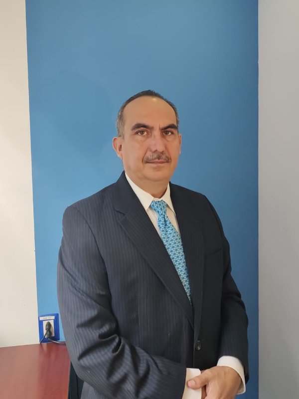 Fotografía delDr. Fernando Esparza