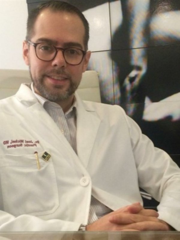 Fotografía delDr. Joel Michel Dueñas