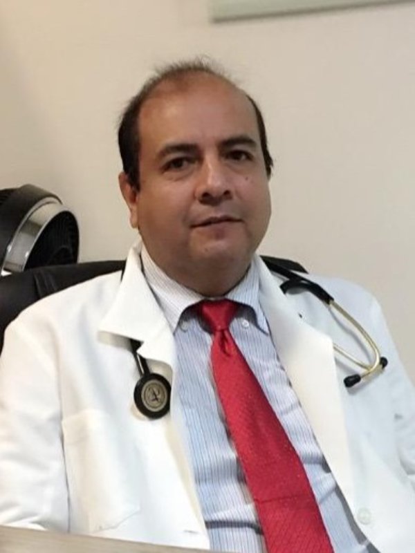 Fotografía delDr. Gustavo Alarcón López