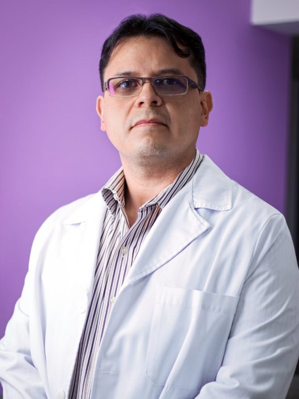 Fotografía delDr. Rogelio Castro