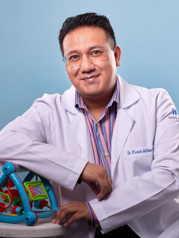 Fotografía delDr. Ricardo Salinas
