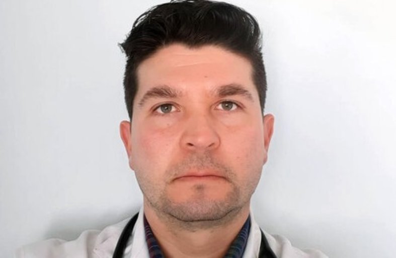 Fotografía delDr. Adrián Ávila