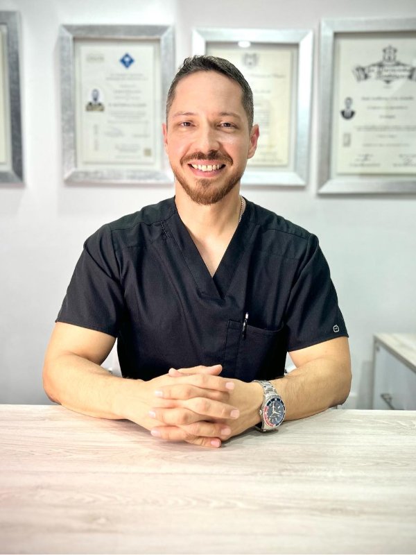 Fotografía delDr. Raúl Cruz