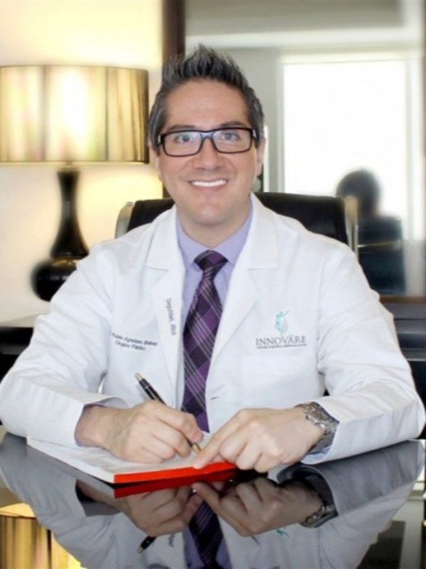 Fotografía delDr. Rubén Agredano Jiménez